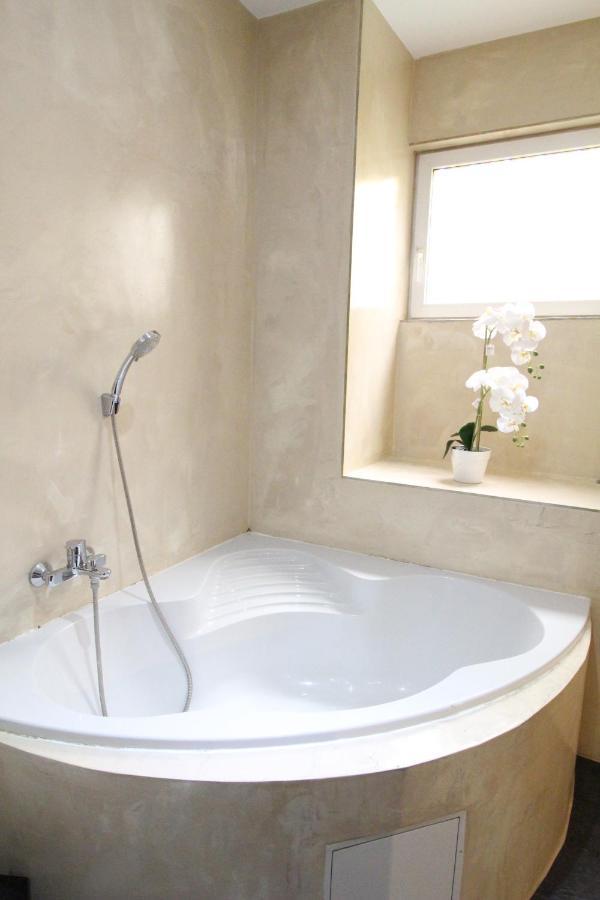 Private Triple Bedroom Rf1 Вена Экстерьер фото