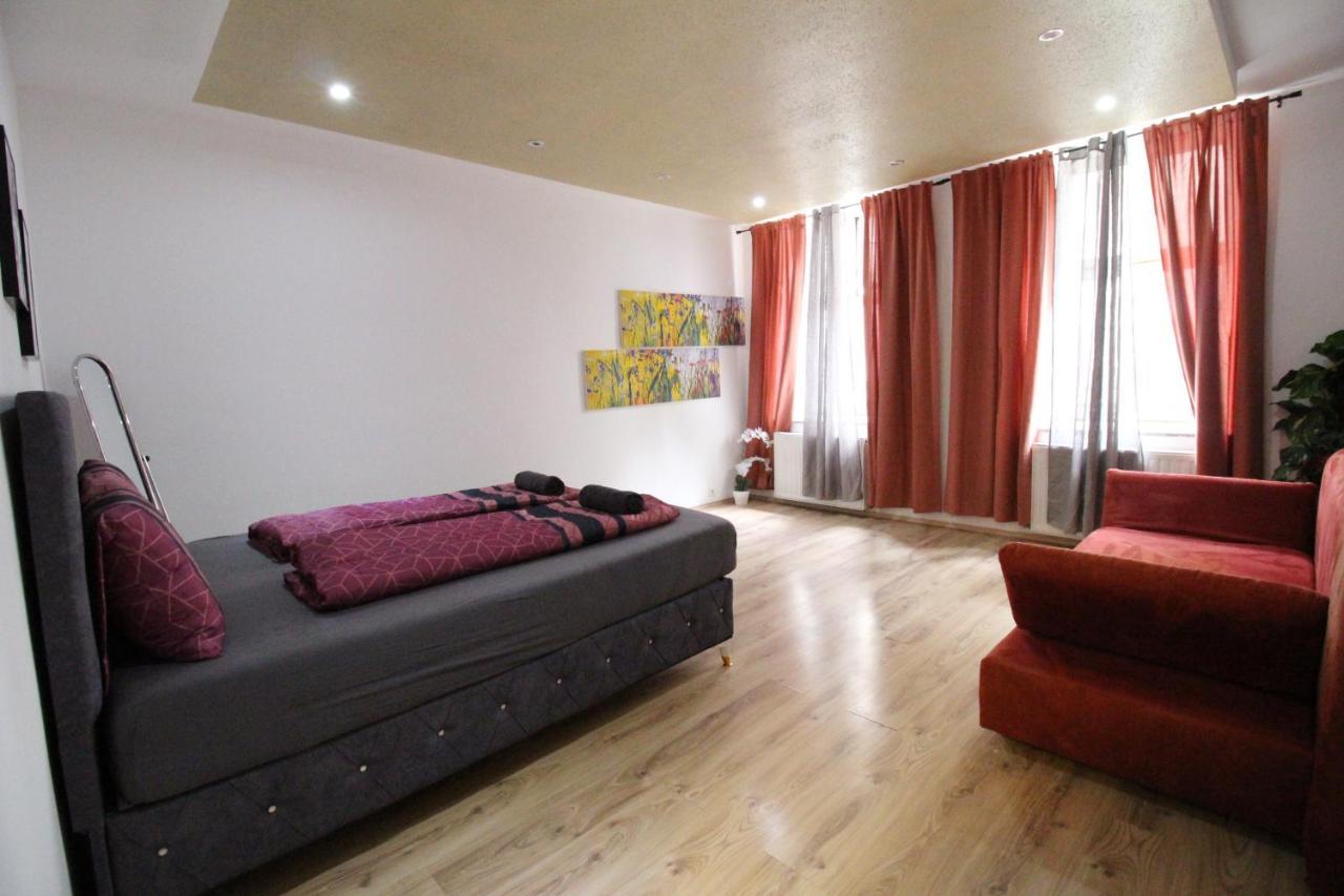 Private Triple Bedroom Rf1 Вена Экстерьер фото