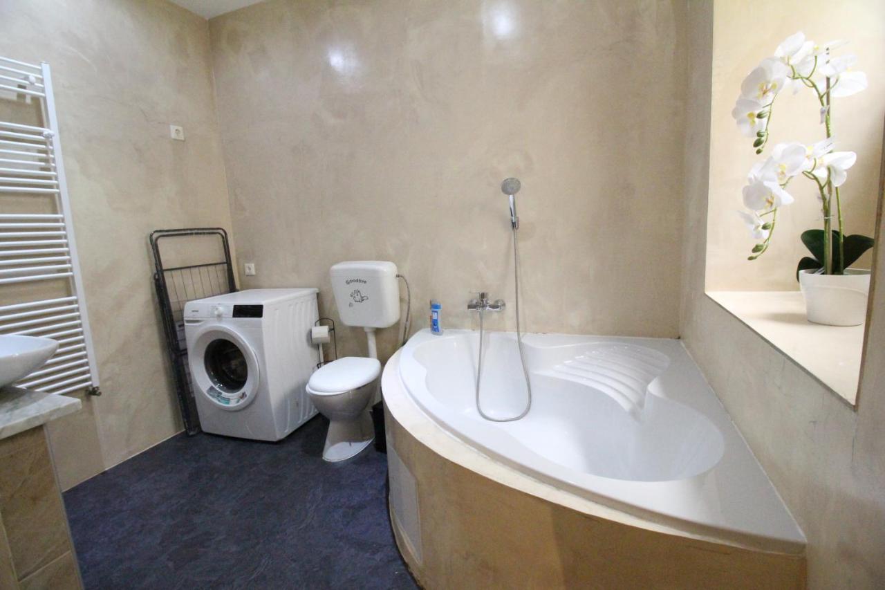 Private Triple Bedroom Rf1 Вена Экстерьер фото